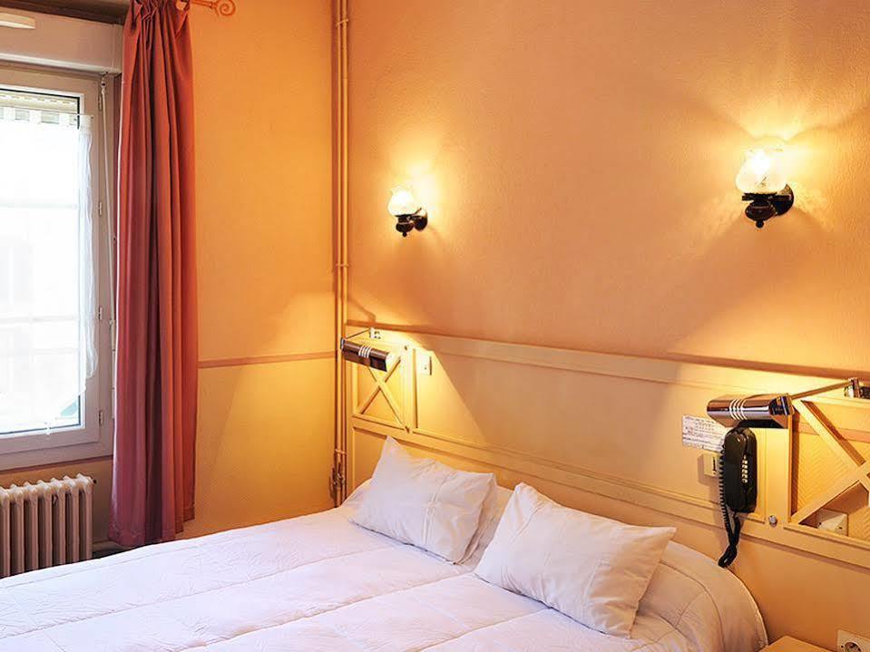 Logis Hostellerie Du Cheval Blanc Sainte-Maure-de-Touraine Exterior foto