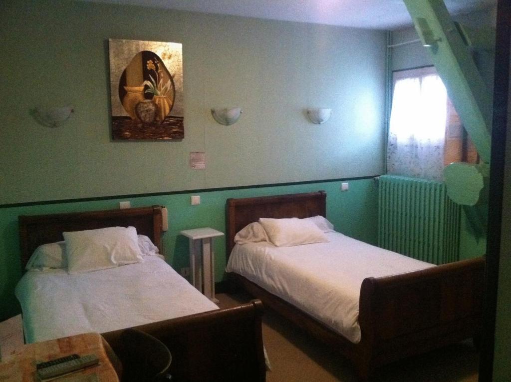 Logis Hostellerie Du Cheval Blanc Sainte-Maure-de-Touraine Quarto foto